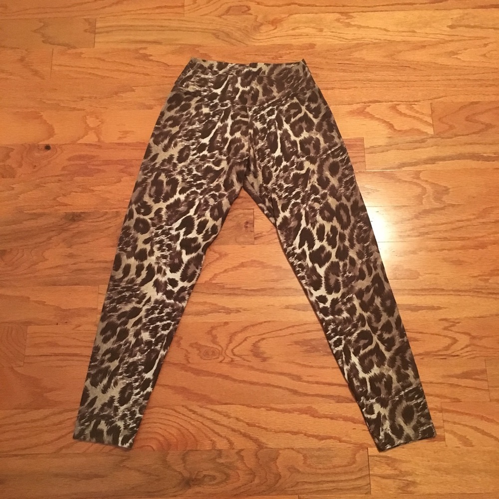 Liquido Active leopard print leggings